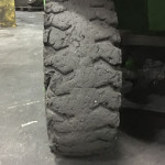 摩耗したタイヤ